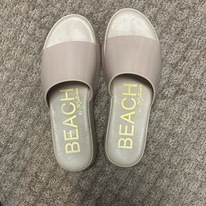 Beach by Matisse Women's Sandals - Tan